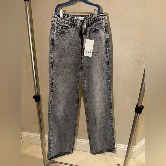 NWT Zara Women's Black Acid Wash Straight Leg Jeans US Sz 4 - Picture 1 of 8